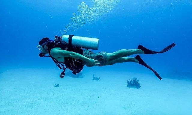 Diving Paradise‍ into Darkness - Six Tourists Succumb to Fatal Alcohol Poisoning